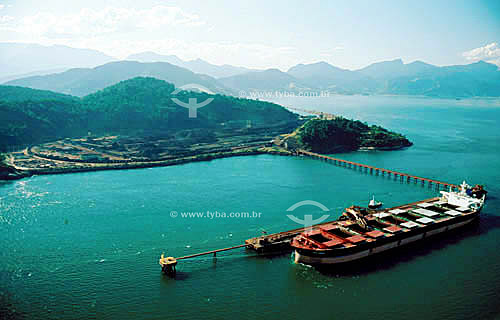  Cargo ship beeing loaded at Sepetiba Port - Rio de Janeiro state - Brazil 