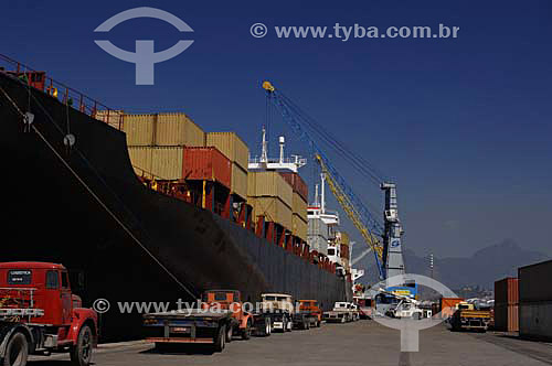  Export - Ship with containers - Rio de Janeiro city Port - Rio de Janeiro state - Brazil - August 2006 