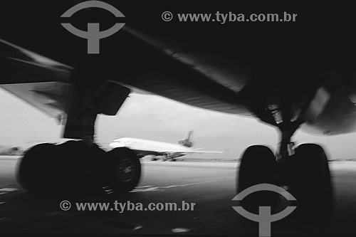  Detail of the wheels on a commercial airliner taking off from Galeão airport - Rio de Janeiro city - Rio de Janeiro state - Brazil 