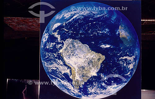  Earth 