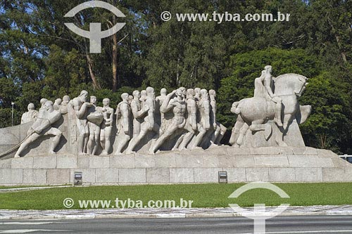  Subject: Monument to the flags, sculptured by Vitor Brecheret  Place: Sao Paulo city - Sao Paulo state  Date: 10/03/2007 