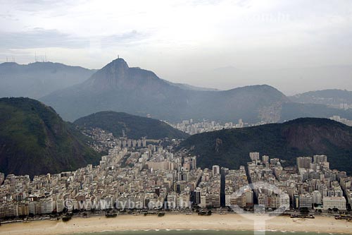  Subject: Aerial view of Copacabana neighbourhood with Corcovado Mountain on the background Place: Rio de Janeiro city - Rio de Janeiro state Date: 28/06/2004 