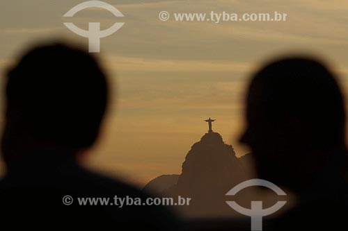  Subject: People in front of Corcovado Mountain Place: Rio de Janeiro city - Rio de Janeiro state Date: 28/06/2004 