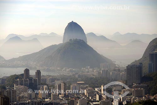  Subject: Botafogo neighbourhood with Sugar Loaf on the backgorund Place: Rio de Janeiro city - Rio de Janeiro state Date: 06/05/2006 