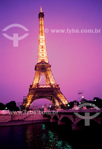  Subject: Eiffel Tower Place: Paris - France Date: 