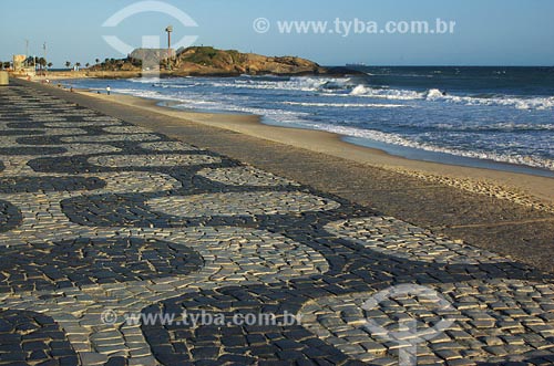  Subject: Ipanema beach sidewalk Place: Rio de Janeiro city - Rio de Janeiro state Date: 27/09/2006  