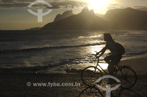  Subject: Bicycle at Ipanema beach Place: Rio de Janeiro city - Rio de Janeiro state Date: 27/09/2006 