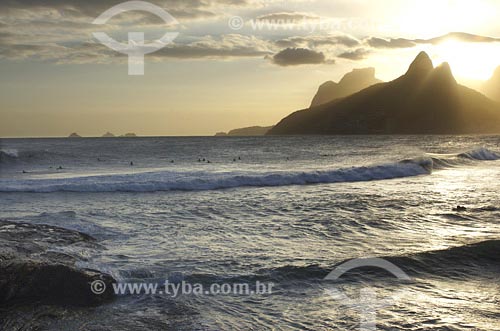  Subject: Sunset at Ipanema beach Place: Rio de Janeiro city - Rio de Janeiro state Date: 27/09/2006  