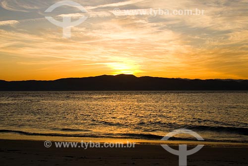  Subject: Sunset at Daniela beach Place: Florianopolis city - Santa Catarina state Date: 04/2008 