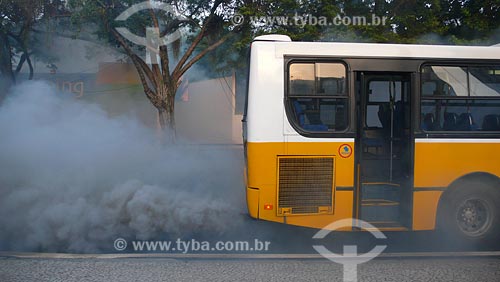  Subject: Smoke coming out of bus / Place: Botafogo neighbourhood - Rio de Janeiro city - Rio de Janeiro state / Date: 01/2008 