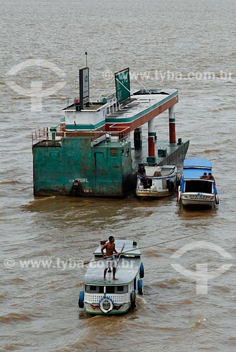  Subject: Filling station for boats near Ver-o-Peso market / Place: Belem city - Para state / Date: 02/2008 