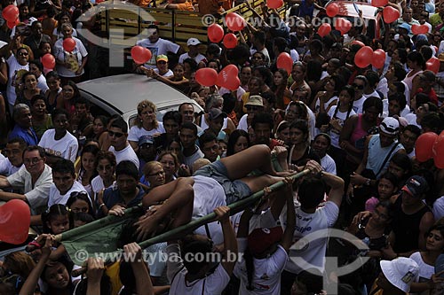  Subject: Procession - Cirio de Nazare (Nazareth Candle) - Person feeling sick in the middle of the crowd / Place: Belem City - Para State - Brazil / Date: 10/12/2008 