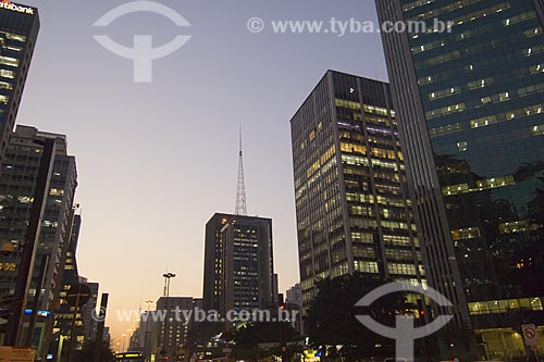  Subject: Paulista Avenue at sunset / Place: Sao Paulo city - Sao Paulo State / Date: 06/2006 