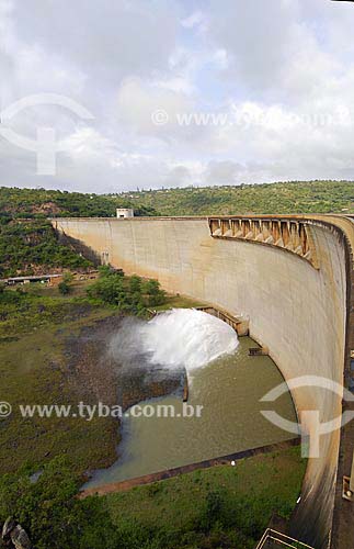  Subjcet: Jozini dike`s barrier at Pongola river / Place: Kwazulu Natal Province -  South Africa / Date: 03/13/2007 