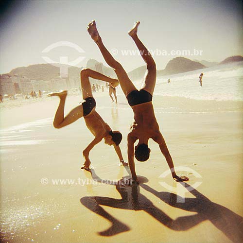  Subject: Copacabana beach, photo essay done with Holga machine between 2005 and 2007 / Place: Rio de Janeiro City - Rio de Janeiro State - Brazil / Date: 01/01/2005 