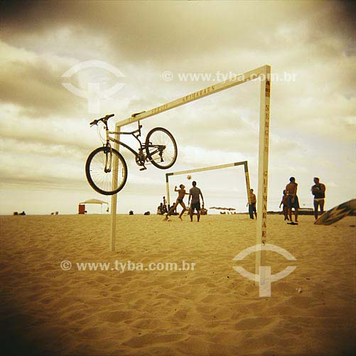  Subject: Copacabana beach, photo essay done with Holga machine between 2005 and 2007 / Place: Rio de Janeiro City - Rio de Janeiro State - Brazil / Date: 01/01/2005 