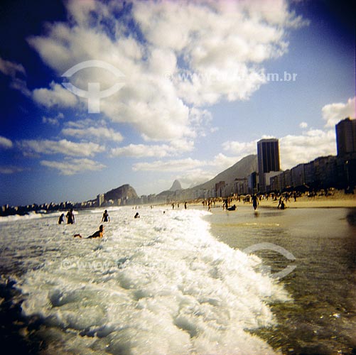  Subject: Copacabana beach, photo essay done with Holga machine between 2005 and 2007 / Place: Rio de Janeiro City - Rio de Janeiro State - Brazil / Date: 01/01/2005 