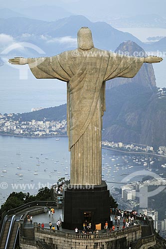  Subject: Aerial view of Christ the Redeemer on Corcovado mountain with Suggar Loaf in the background / Place: Rio de Janeiro City - Rio de Janeiro State - Brazil / Date: November 2008 