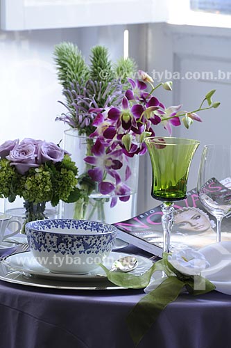 Subject: Stowed table with glasses and bowl / Place: Rio de Janeiro City - Rio de Janeiro State - Brazil / Date: May 2008 