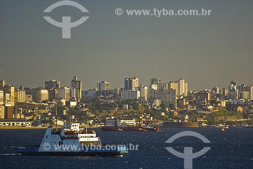  Subject: ferry crossing to the Itaparica Island / Place: Salvador City - Bahia State - Brazil / Date: 2006 