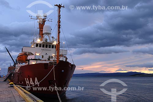  Subject: Ary Rongel oceanographical ship in Ushuaia port at sunset (10:40PM) during summer / Place: Ushuaia - Argentina / Date: 11/2008 