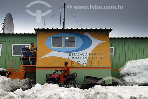  Subject: Comandante Ferraz Brazilian Antarctic Base / Place: Admiralty Bay - Antarctic Peninsula / Date: 11/2008 