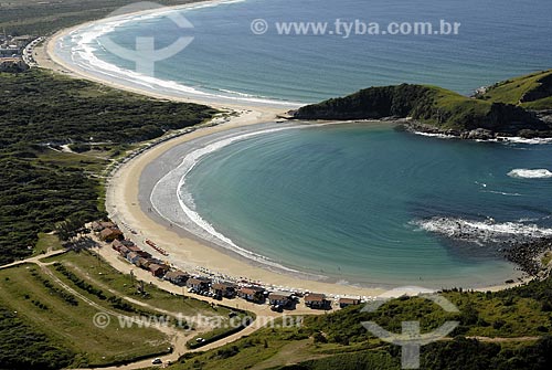  Subject: Aerial view of Praia das Conchas (Conchas Beach) with Praia do Pero (Pero Beach)  in the background / Place: Cabo Frio City - Rio de Janeiro State - Brazil / Date: June 2008 