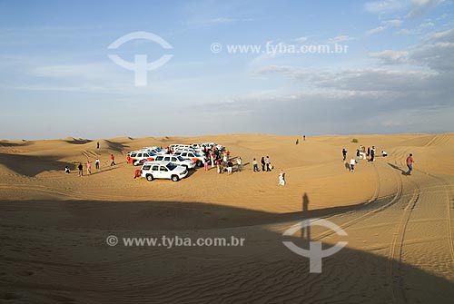  Tourists in desert - Dubai - United Arab Emirates 