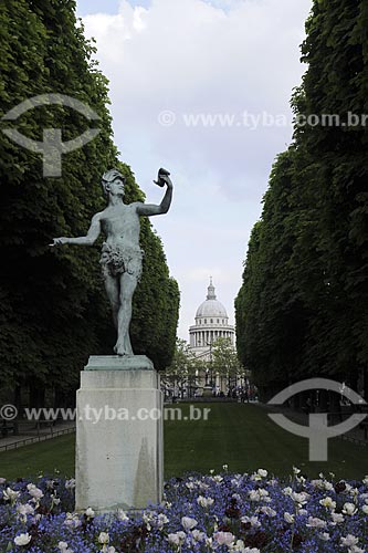  Subject: Luxembourg garden - Pantheon in the background / Place: Paris - France / Date: May 2009 