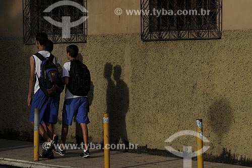  Subject: Students of the Centro de Formação Martina Toloni (Praça Tamandaré square) /   / Place: Vila Velha city - Minas Gerais state - Brazil / Date: March 2009   