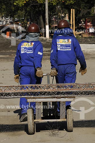  Subject: PAC (Growth Acceleration Program) workers in Manguinhos / Place: Rio de Janeiro city - Rio de Janeiro state - Brazil / Date: 08/07/2009 