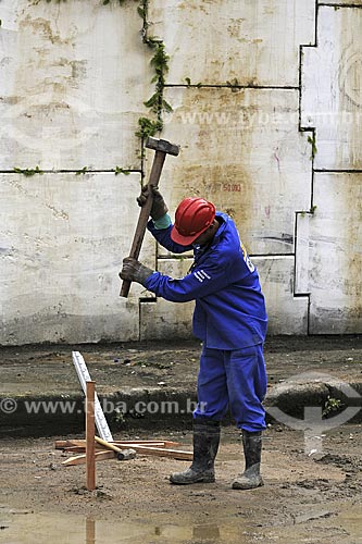  Subject: PAC (Growth Acceleration Program) - Worker / Place: Rocinha - Rio de Janeiro city - Rio de Janeiro state - Brazil / 21/7/2009 