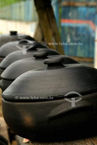  Subject: Clay pans made by hand / Place: Tangua city - Rio de Janeiro state - Brazil / Date: April 2009 