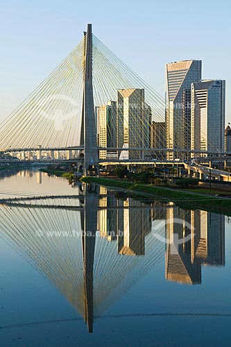  Subject: Octavio Frias de Oliveira bridge - Cable-stayed bridge - Globo TV / Place: Sao Paulo city - Sao Paulo state - Brazil / Date: August 2009 