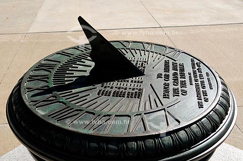  Subject:  Sundial / Place: Des Moines city - Iowa state - USA / Date: August 2008 