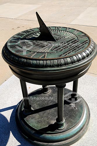  Subject:  Sundial / Place: Des Moines city - Iowa state - USA / Date: August 2008 