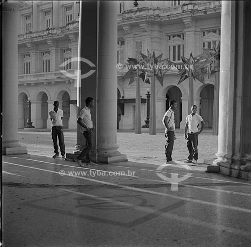  Subject:  Young students /    Local:   Havana - Cuba  / Date: october 2009 