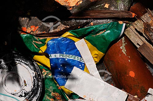  Subject: Detail of Trash 