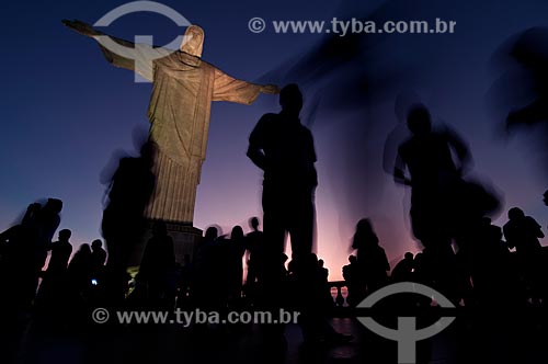  Subject: Christ the Redeemer and tourists / Place: Rio de Janeiro - Rio de Janeiro - Brasil / Date: 01/08/2009 