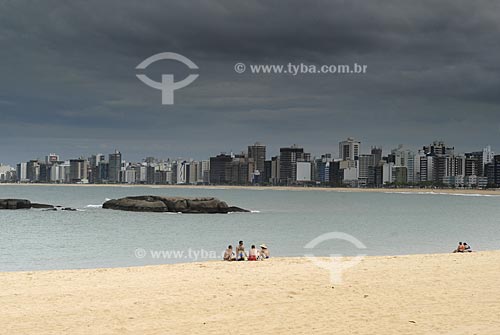  Subject: Bathers at the beach in a cloudy day  / Place:  Vitoria city - Espirito Santo state - Brazil  / Date: 08/2009 