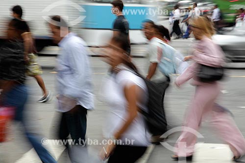  Subject: Pedestrian crossing the street at downtown  / Place:  Rio de Janeiro city - Rio de Janeiro state - Brazil  / Date: 19/02/2010 