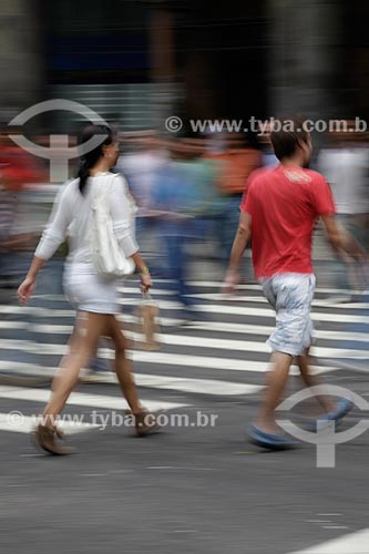  Subject: Pedestrian crossing the street at downtown  / Place:  Rio de Janeiro city - Rio de Janeiro state - Brazil  / Date: 19/02/2010 