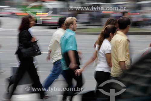  Subject: Pedestrian crossing the street at downtown  / Place:  Rio de Janeiro city - Rio de Janeiro state - Brazil  / Date: 19/02/2010 