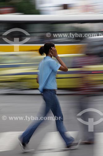  Subject: Pedestrian crossing the street at downtown  / Place:  Rio de Janeiro city - Rio de Janeiro state - Brazil  / Date: 19/02/2010 