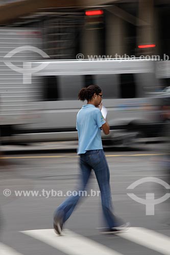  Subject: Pedestrian crossing the street at downtown  / Place:  Rio de Janeiro city - Rio de Janeiro state - Brazil  / Date: 19/02/2010 
