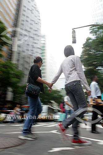  Subject: Pedestrian crossing the street at downtown  / Place:  Rio de Janeiro city - Rio de Janeiro state - Brazil  / Date: 19/02/2010 
