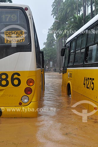  Subject: Flood on the streets of Jardim Botanico / Place: Rio de Janeiro, Brazil / Date: abril 2010 