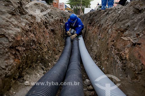  Growth Acceleration Program (Programa de Aceleracao do Crescimento - PAC) aim to improve the countrys infrastructure - housing construction - PAC Manguinhos   - Rio de Janeiro city - Brazil
