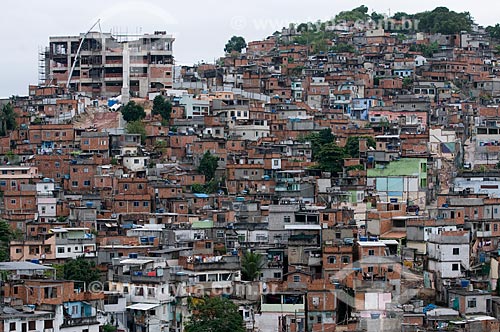  Subject: Growth Acceleration Program (Programa de Aceleracao do Crescimento - PAC) aim to improve the countrys infrastructure - construction of Itarare station of a cable car - Complexo do Alemao  / Place:  Rio de Janeiro city - Rio de Janeiro stat 