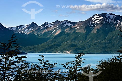  Subject: View of the Argentino Lake  / Place:  El Calafate - Patagonia - Argentina  / Date: 02/2010 